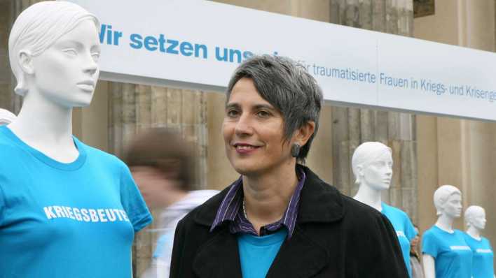 ARCHIV, Berlin, 15.10.2008: Die Gründerin der Frauenrechtsorganisation "Medica Mondiale", Monika Hauser, während der Kampagne "Im Einsatz" (Bild: picture-alliance/dpa/Alina Novopashina)