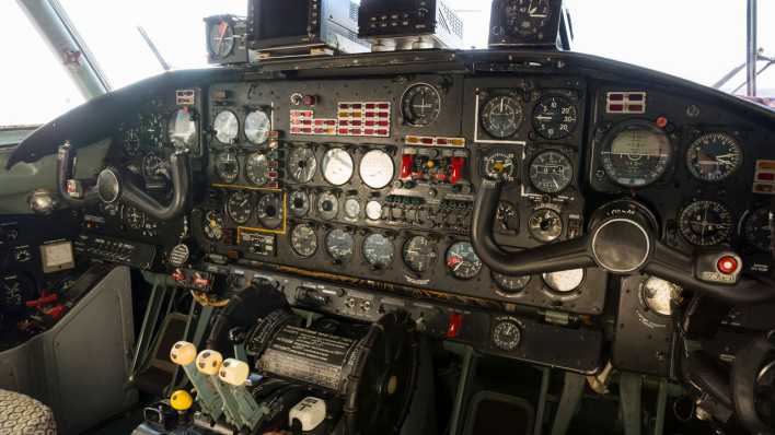 Cockpit eines Flugzeuges
