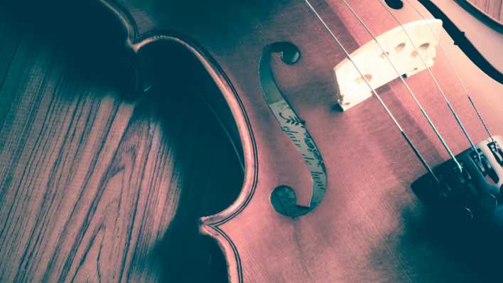 Symbolbild Historisches Cello (Bild: IMAGO/YAY Images)