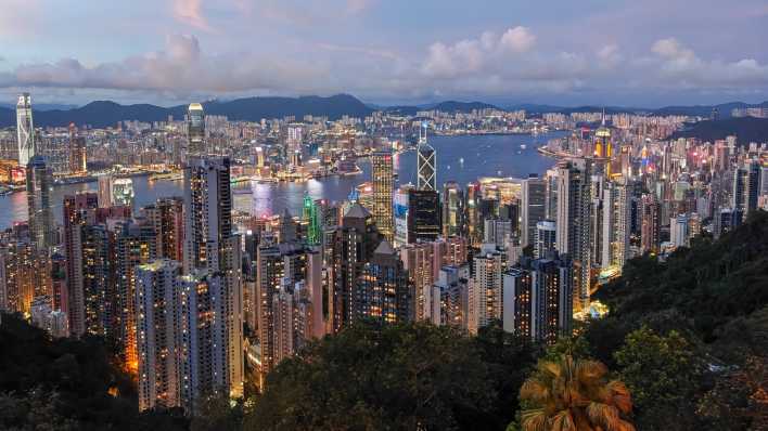 Blick auf Hongkong vom Victoria Peak (Foto: imago images / NurPhoto)
