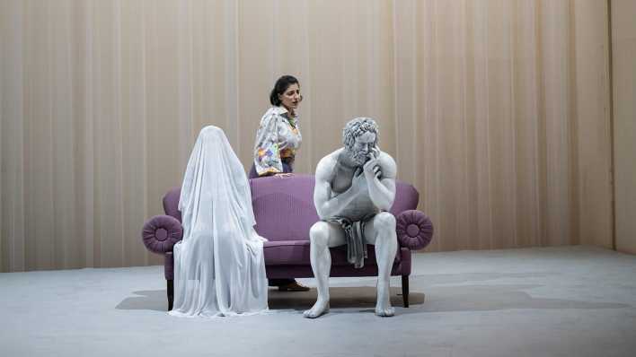 Szene aus "Hercules" an der Komischen Oper Berlin