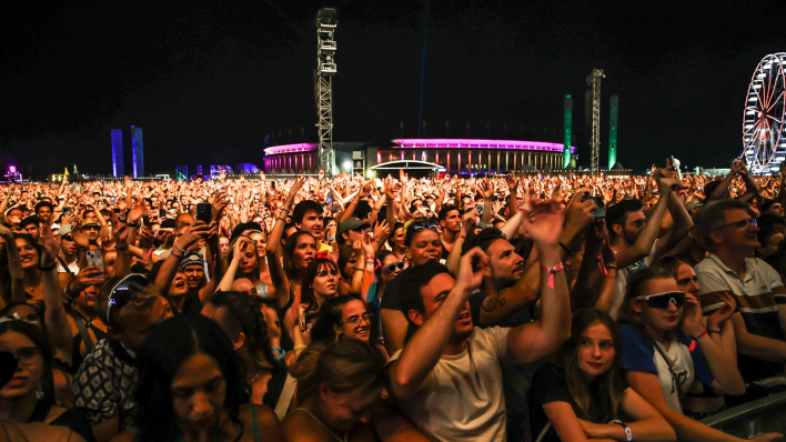 das Publikum beim Lollapalooza Festival (Quelle: IMAGO | Votos Roland Owsnitzki)