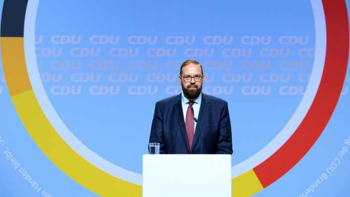 Gordon Hoffmann spricht während des 36. Landesparteitages der CDU Brandenburg.
