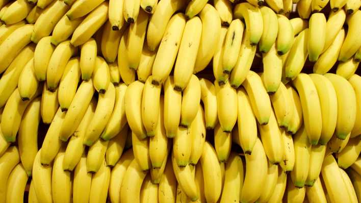 Bananen in einem Supermarkt