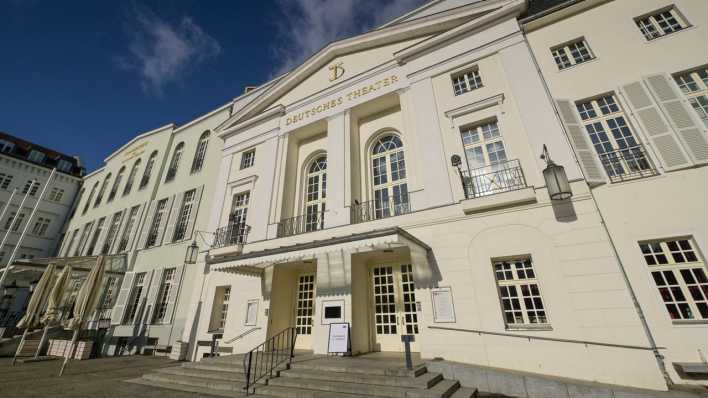 Das Deutsche Theater in Berlin von außen (Bild: picture alliance / Schoening)