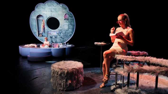 "Enjoy Schatz", Regie Sarah Kohm, Schaubühne Berlin (Bild: Gianmarco Bresadola)