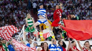 Tänzerinnen und Tänzer bei der Eröffnung der UEFA Euro 2024