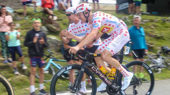 Jonas Abrahamsen bei einer Bergetappe der Tour de France