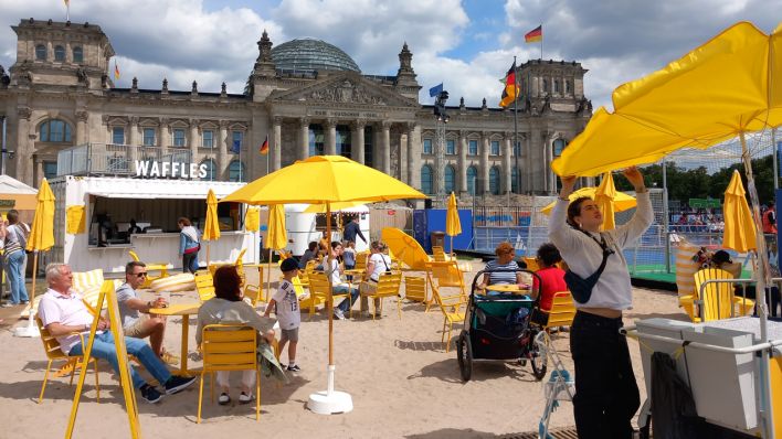 Gastronomie auf der Fanzone am Reichstag