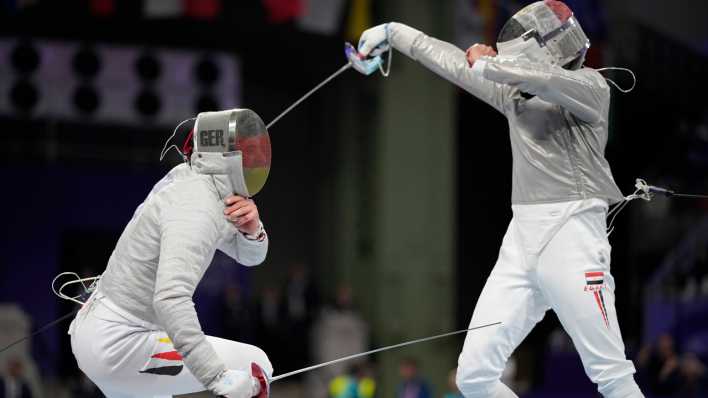 Fechter Matyas Szabo verliert im Viertelfinale bei den Olympischen Spielen gegen den Ägibter Ziad Elsissy.