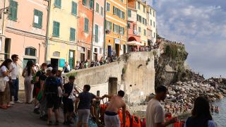 Touristen in Cinque Terre, Italien