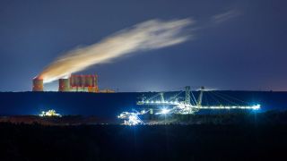 Tagebau Welzow-Sued mit Kraftwerk Schwarze Pumpe