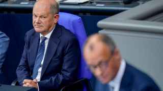 Olaf Scholz und Friedrich Merz bei der Generaldebatte im Bundestag