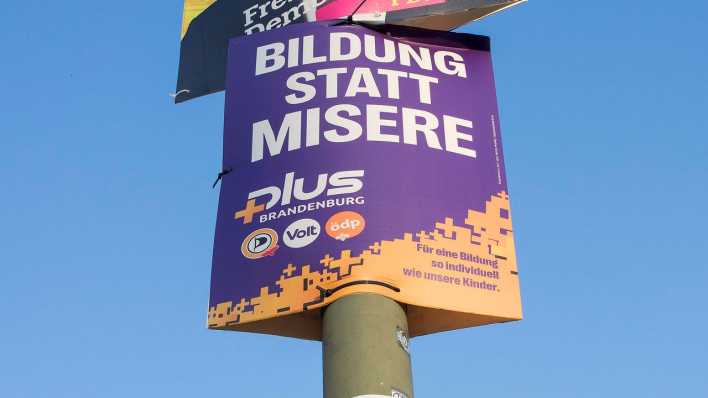 Wahlplakat von PLUS in Brandenbrug