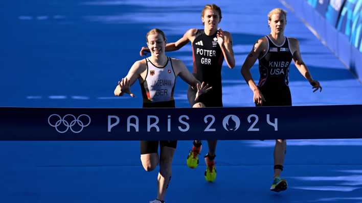 Laura Lindemann beim Zieleinlauf bei den Olympischen Spielen in Paris