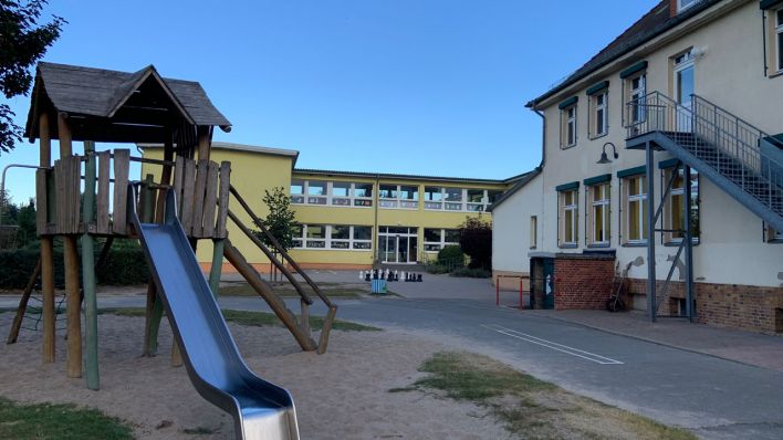 Schulhof der Thomas Müntzer Grundschule in Blönsdorf