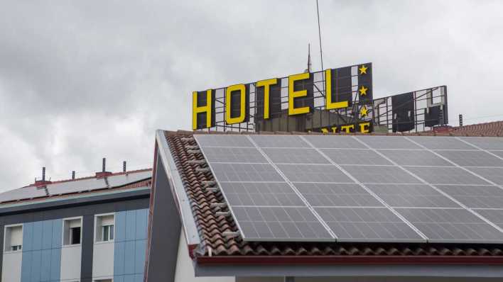 Solaranlage auf Hoteldach