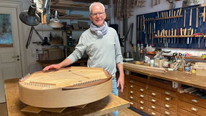 Bernhard Deutz in seiner KlangWerkstatt (Bild: rbb/Annika Krempel)