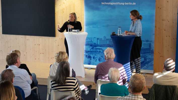 Sandra Rochnowski und Anna Corves (Bild: Technologiestiftung Berlin/Michael Scherer)