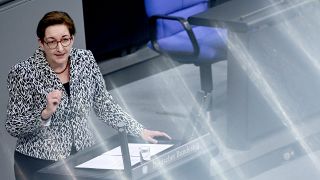 Klara Geywitz (SPD), Bundesministerin für Wohnen, Stadtentwicklung und Bauwesen bei einer Rede im Bundestag. (Archivbild)