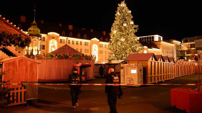 Abgesperrter Weihnachtsmarkt Magdeburg