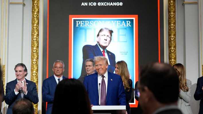 Donald Trump ist "Person of the Year" vom Time Magazine (Bild: picture alliance/ASSOCIATED PRESS/Alex Brandon)