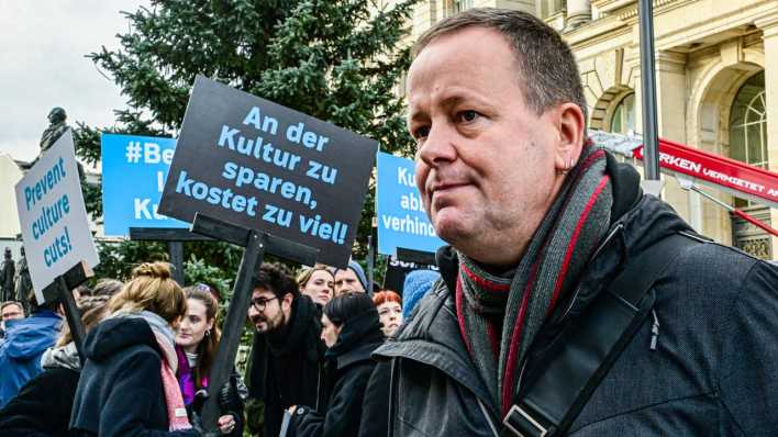 Klaus Lederer bei einer Protestaktion gegen Kürzungen im Kulturetat