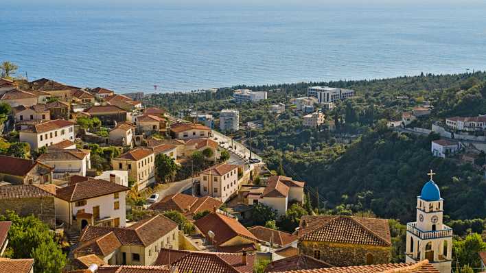 Das Dorf Dhermi an der Küste Albaniens