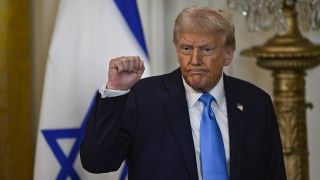 US-Präsident Donald Trump vor der israelischen Flagge