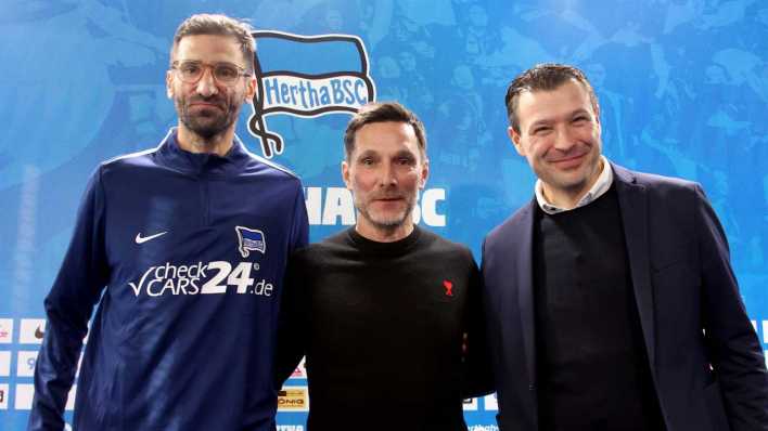 neuer Hertha-Cheftrainer Stefan Leitl, Co-Trainer Andre Mijatovic, Benjamin Weber, Sportdirektor (Bild: IMAGO/nordphoto GmbH / Engler)