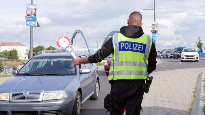 Grenzkontrolle an der deutsch-polnischen Grenze in Frankfurt/Oder - Slubice