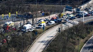 Die Zufahrt auf die gesperrte Ringbahnbrücke der A100 im Westen Berlins.