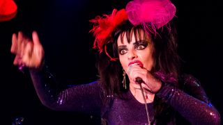 Nina Hagen 2012 bei einem Konzert im BKA Berlin