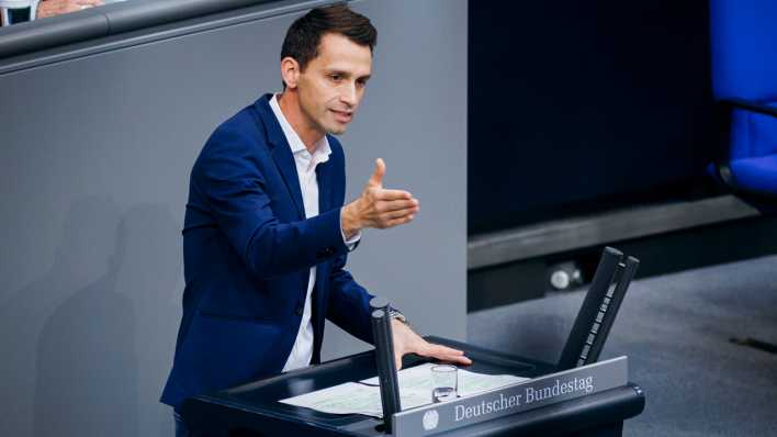 Andreas Audretsch (Grüne) hält eine Rede im Bundestag.