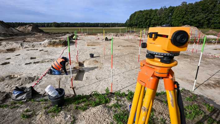 Grabungsarbeiten am Königsgrab von Seddin in der Prignitz