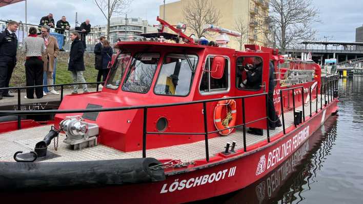 Löschboot III der Berliner Feuerwehr (Bild: rbb/Maren Schibilsky)