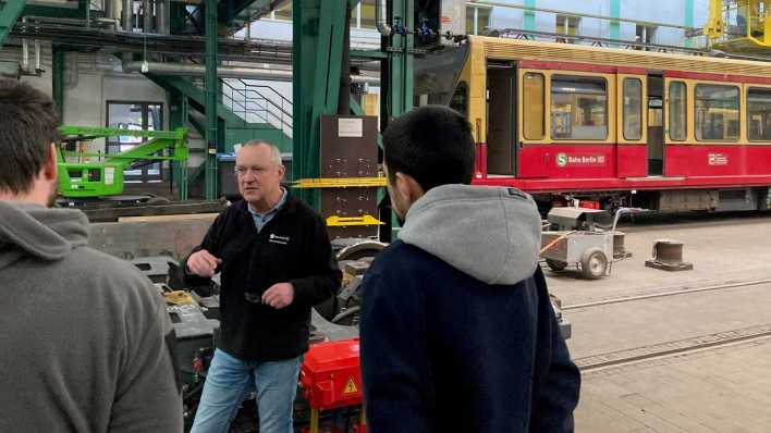 Stephan Stauske im Werk Schöneweide (Bild: rbb/Annika Krempel)