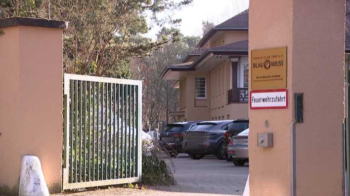 Außenansicht des Vereinsheims des Berliner Tennis-Clubs Blau-Weiss (Bild: rbb24 Abendschau)