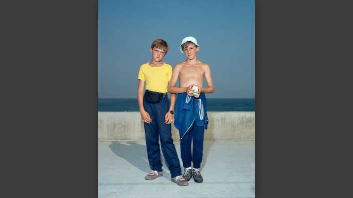 Rineke Dijkstra, Odessa, Ukraine, August 6, 1993, © courtesy of the artist, Galerie Max Hetzler, Marian Goodman Gallery and Galerie Jan Mot